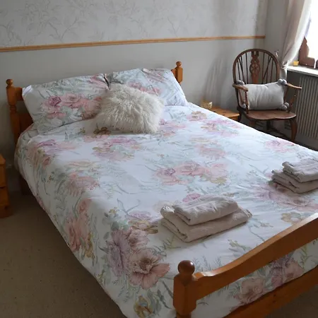 Les Bruyeres 2 לינה וארוחת בוקר Montbron