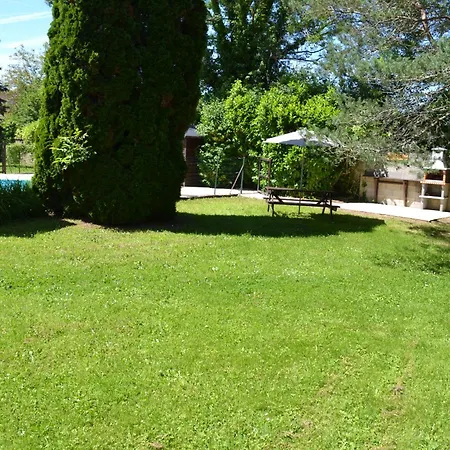 Les Bruyeres 2 3* Montbron