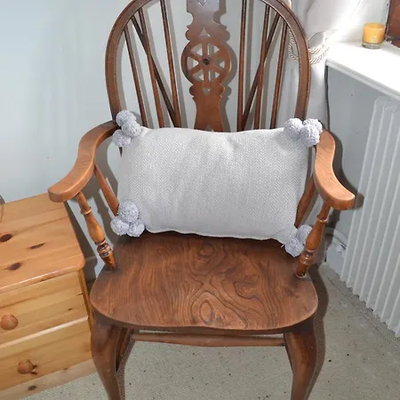 לינה וארוחת בוקר Les Bruyeres 2