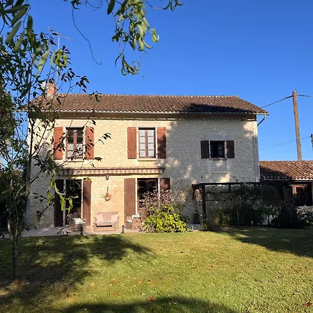 Les Bruyeres 2 לינה וארוחת בוקר